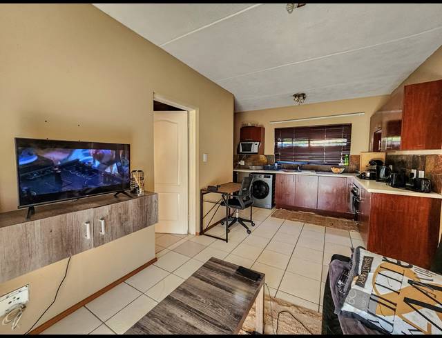 2 BEDROOM APARTMENT FOR SALE IN HONEYDEW GROVE